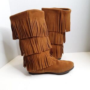 Minnetonka Women's Fringe Pull Up Boot Size 5M